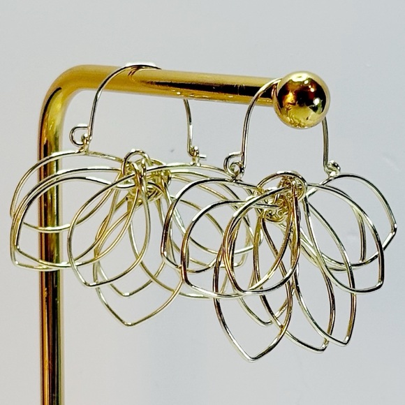NWT Gold Lotus Wire Earrings – Lightweight Boho Floral Hoops - Picture 3 of 8